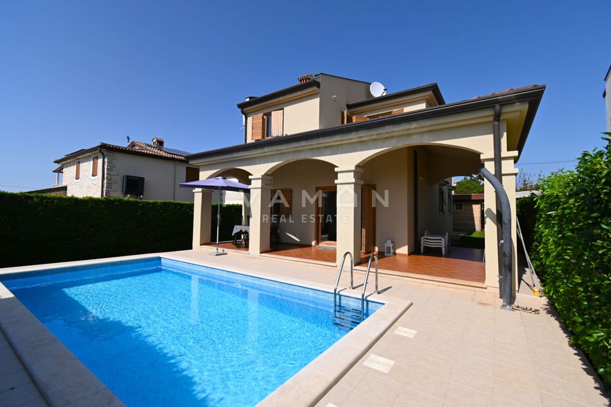 Villa arredata con piscina, a 6 km dal mare