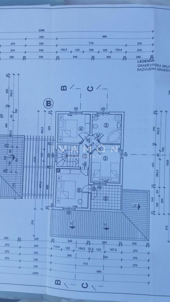 Villa arredata con piscina, a 6 km dal mare