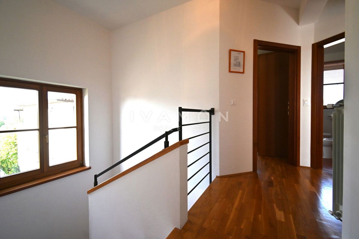 Villa arredata con piscina, a 6 km dal mare