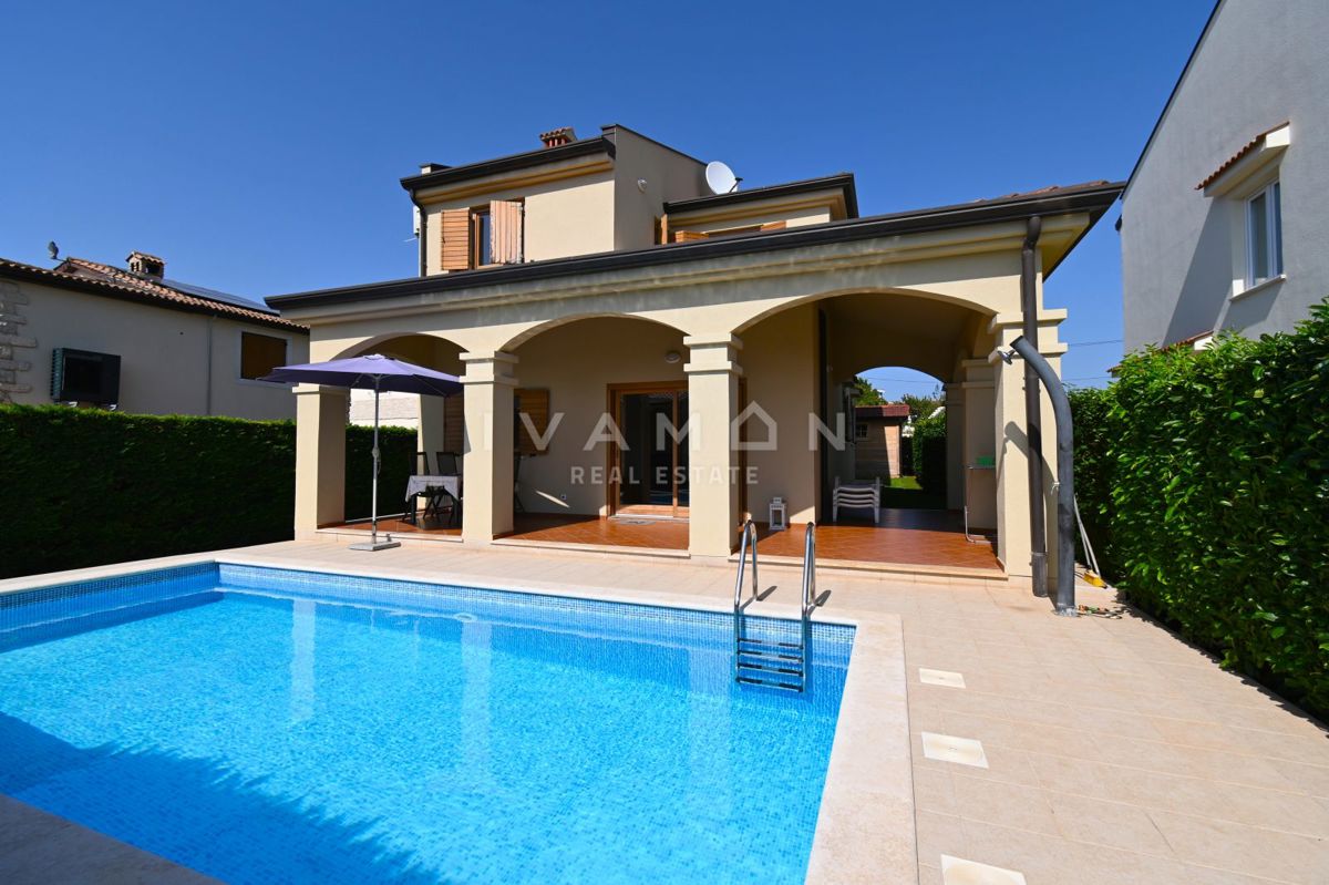 Villa arredata con piscina, a 6 km dal mare