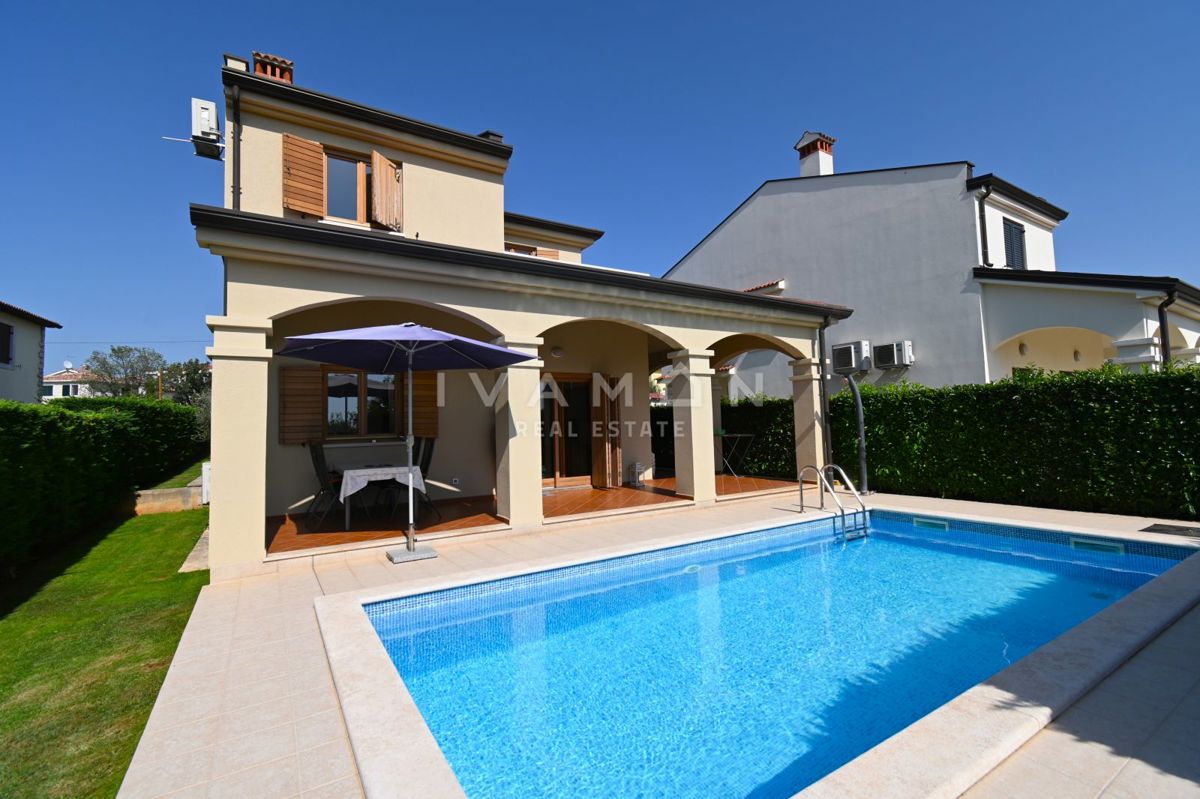 Villa arredata con piscina, a 6 km dal mare