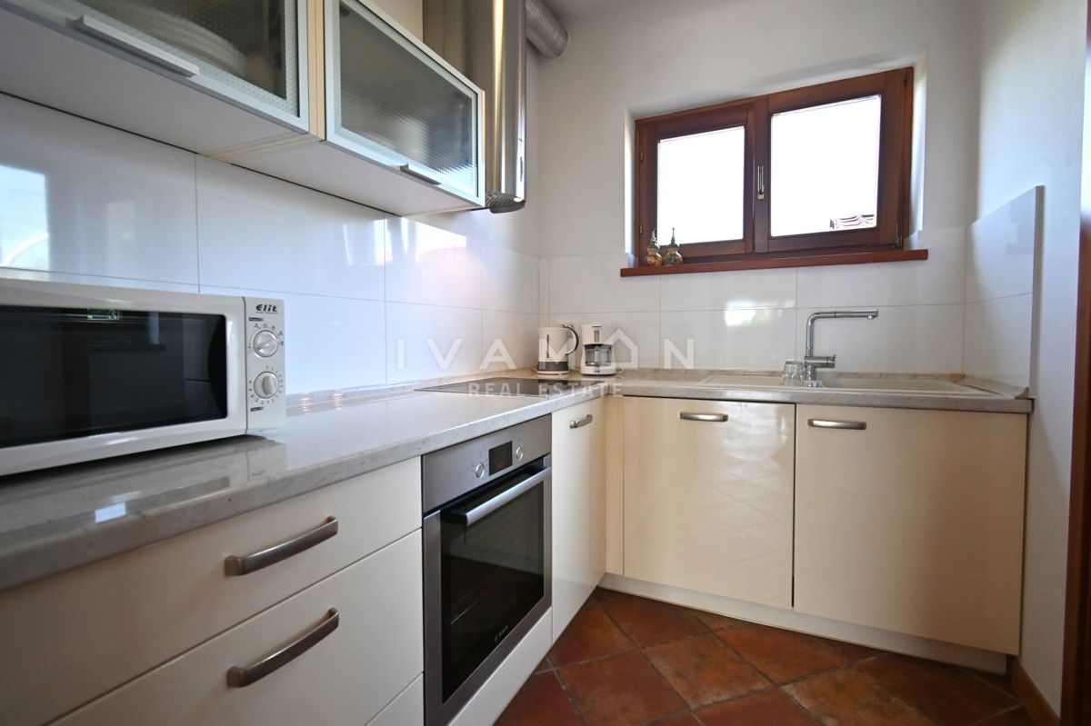 Villa arredata con piscina, a 6 km dal mare