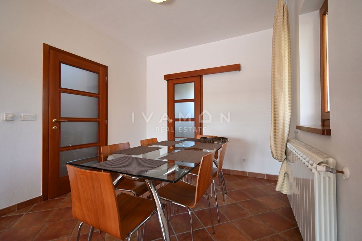 Villa arredata con piscina, a 6 km dal mare