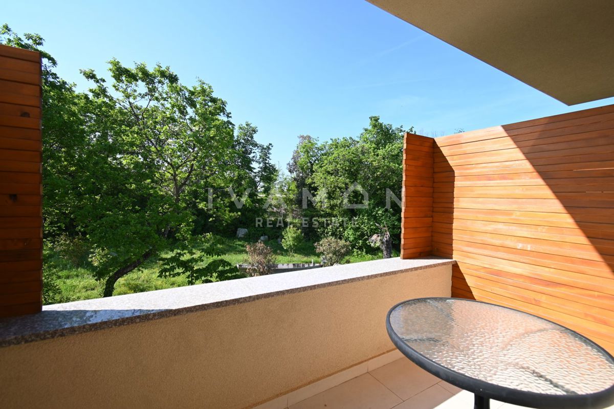 Casa con due appartamenti in una posizione eccellente a Parenzo