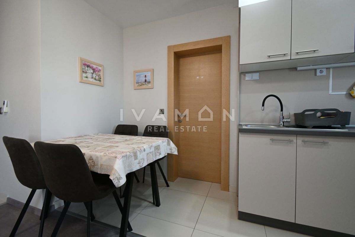 Casa con due appartamenti in una posizione eccellente a Parenzo