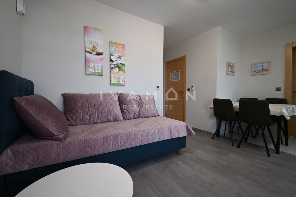 Casa con due appartamenti in una posizione eccellente a Parenzo