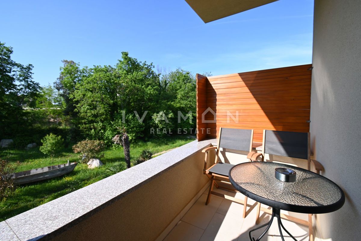 Casa con due appartamenti in una posizione eccellente a Parenzo