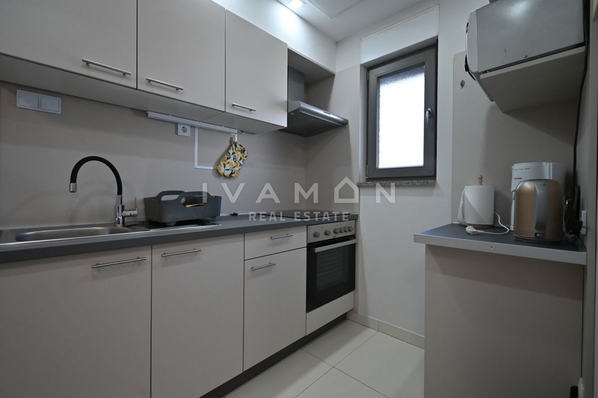 Casa con due appartamenti in una posizione eccellente a Parenzo