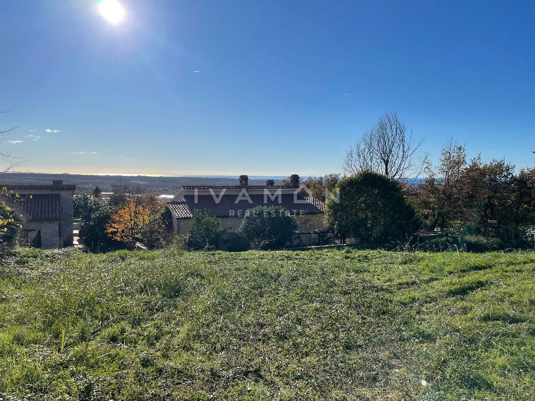 Terreno con permesso di costruzione per una villa