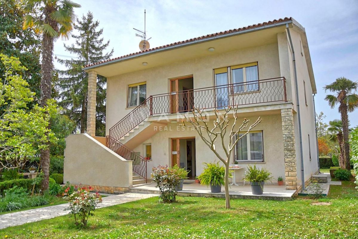 Casa Indipendente con Due Appartamenti, a 400 m dal Mare