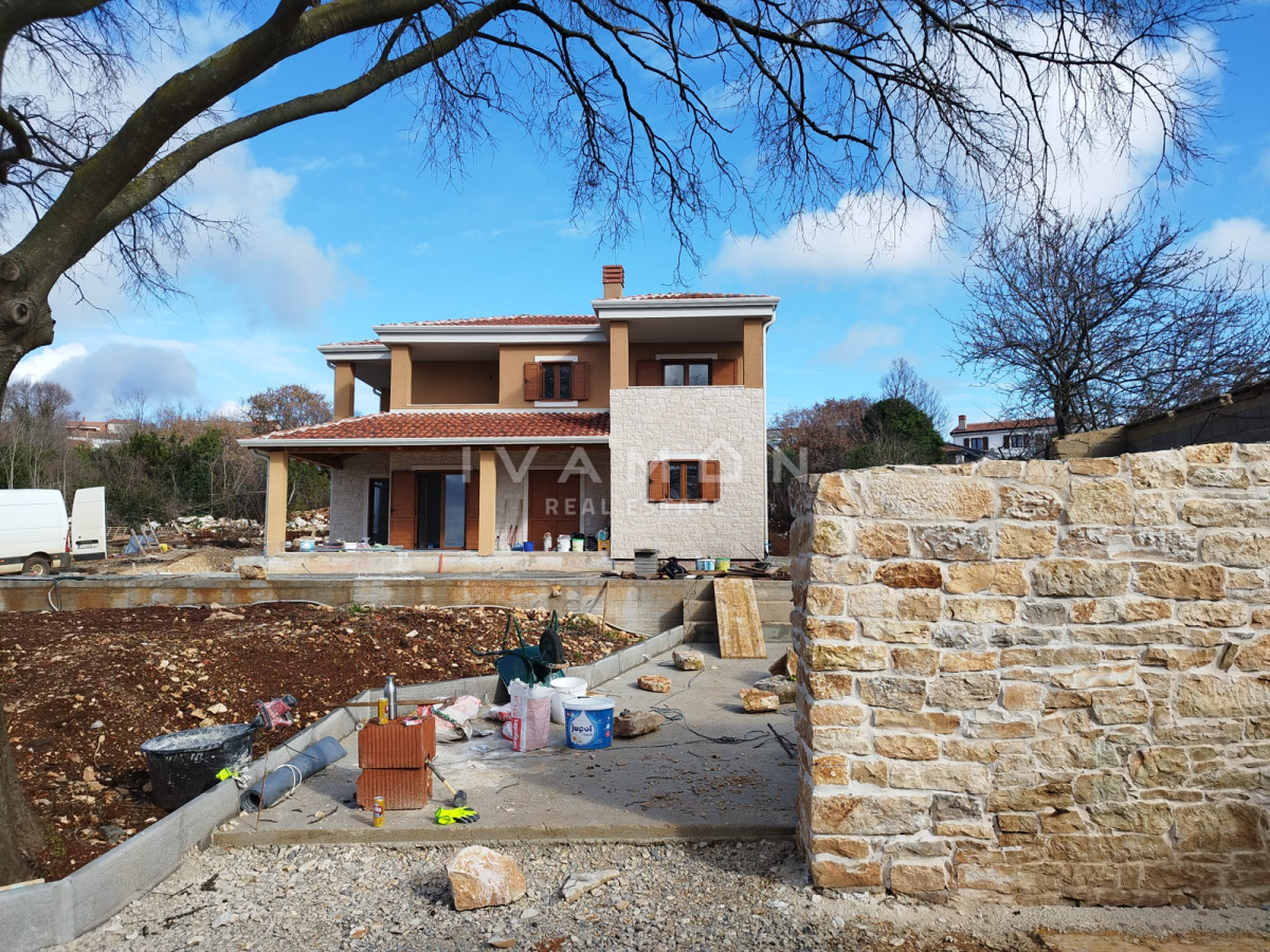 Villa con quattro camere da letto, piscina e vista mare