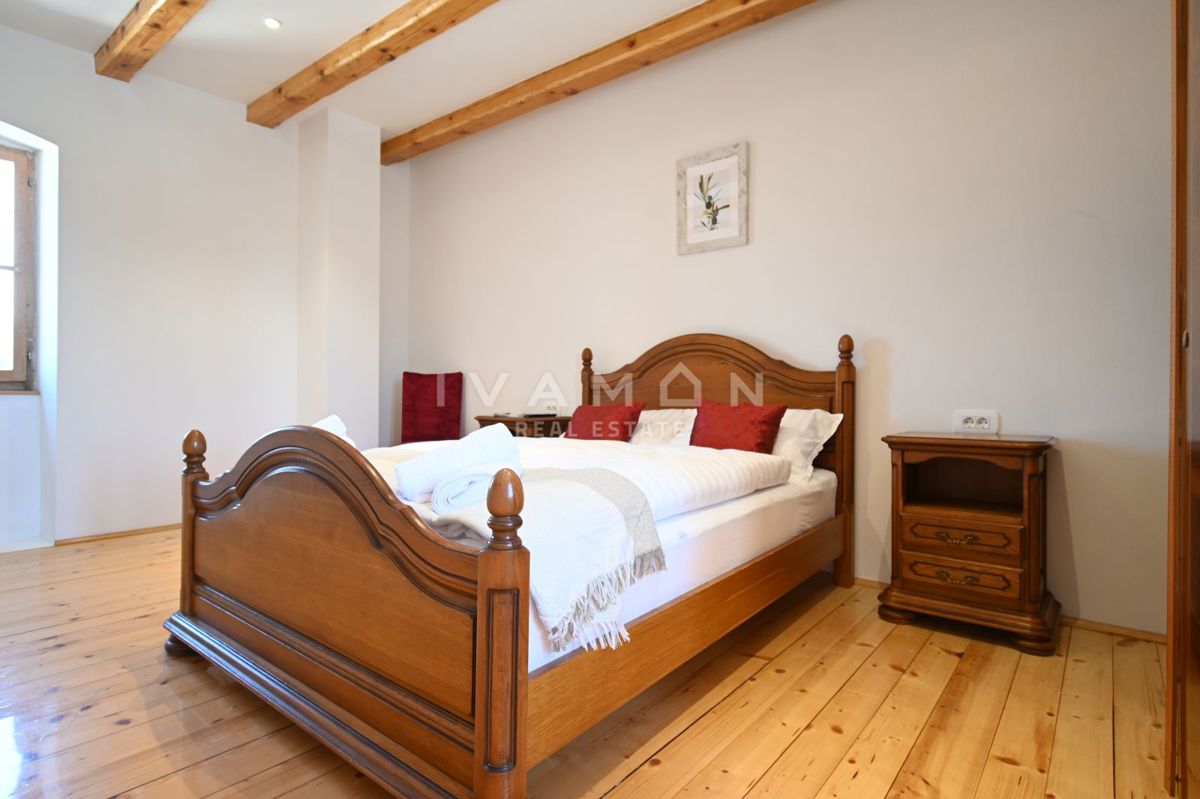 Casa in Pietra Ristrutturata con Jacuzzi