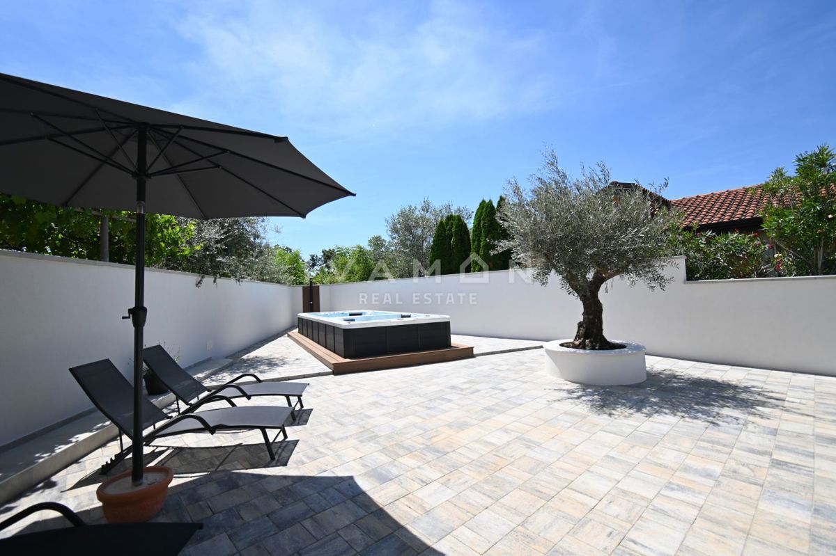 Casa in Pietra Ristrutturata con Jacuzzi