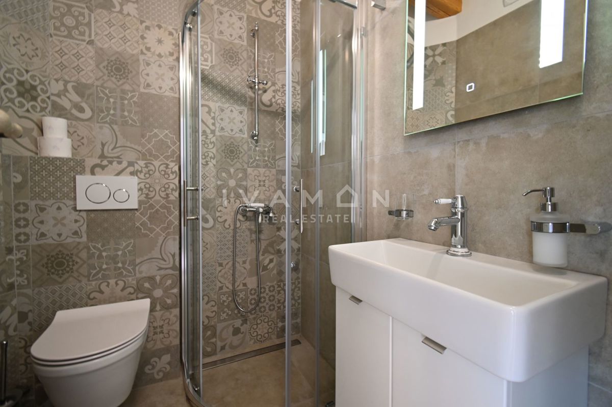 Casa in Pietra Ristrutturata con Jacuzzi