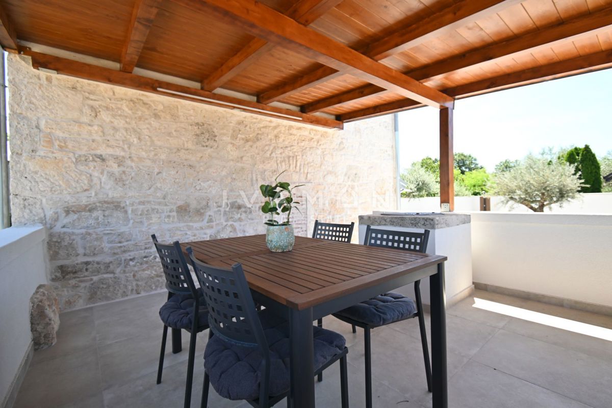 Casa in Pietra Ristrutturata con Jacuzzi