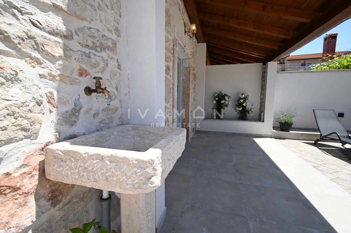 Casa in Pietra Ristrutturata con Jacuzzi