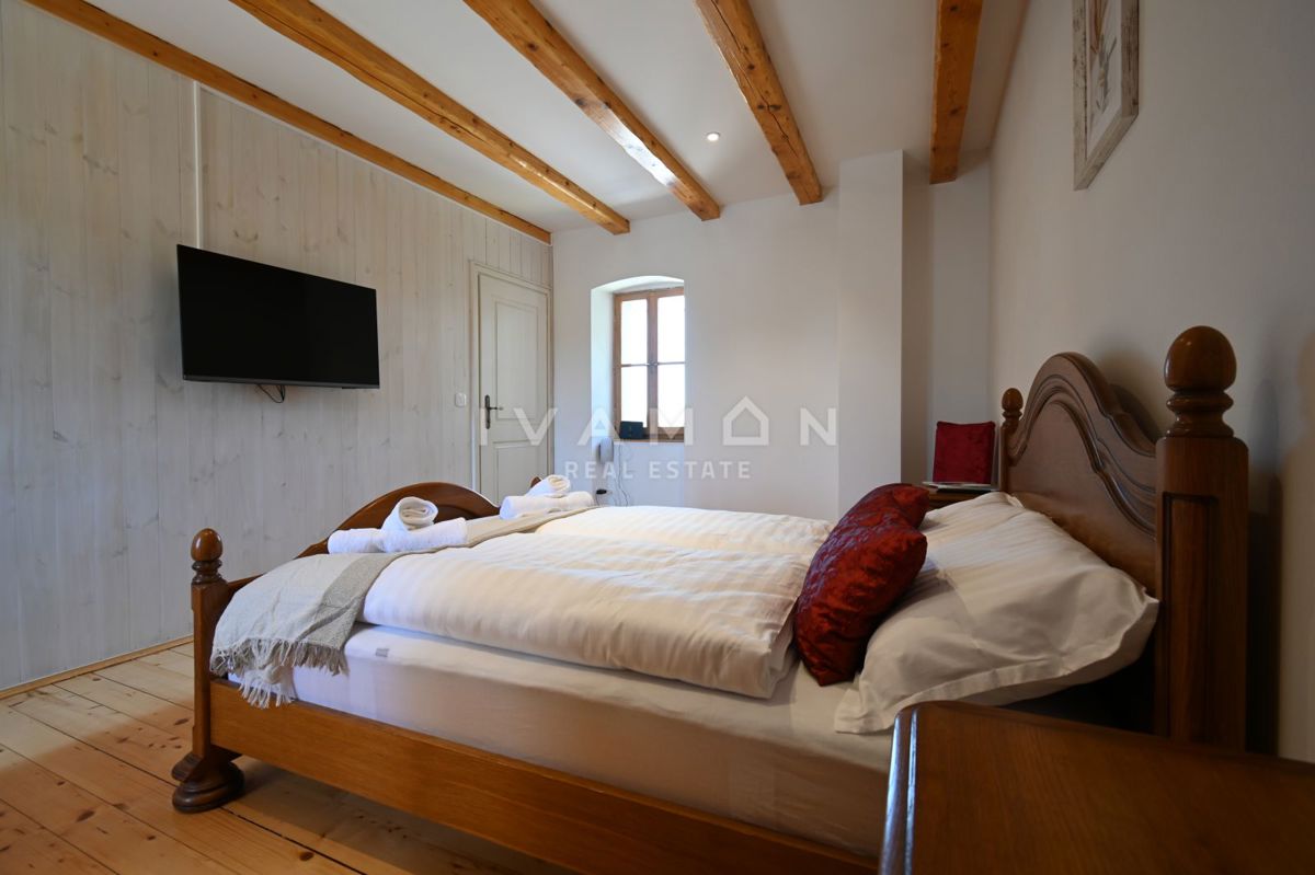 Casa in Pietra Ristrutturata con Jacuzzi