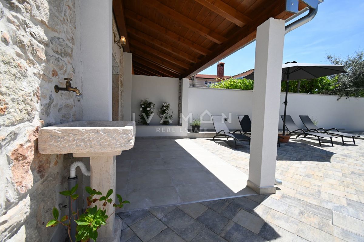 Casa in Pietra Ristrutturata con Jacuzzi
