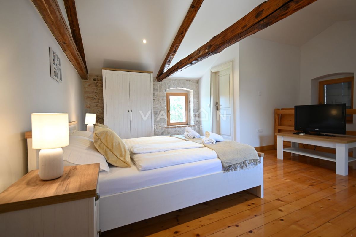 Casa in Pietra Ristrutturata con Jacuzzi