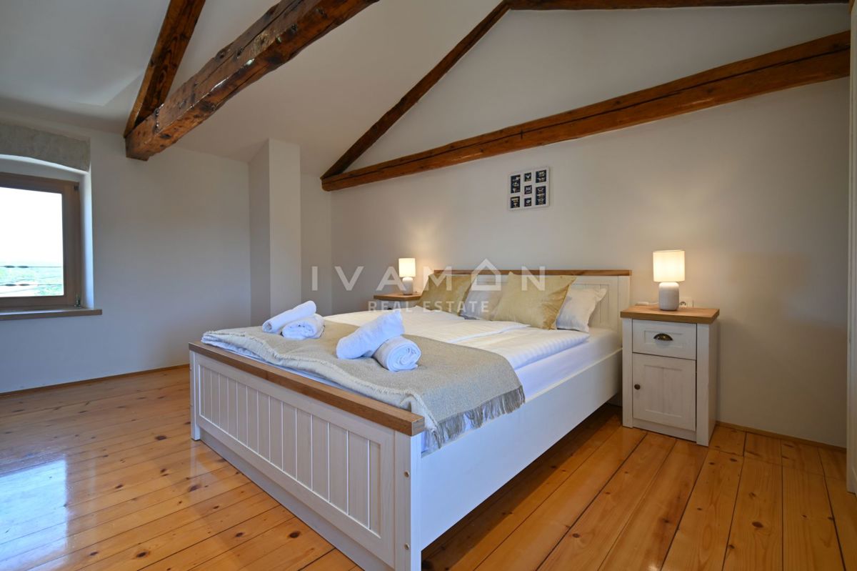 Casa in Pietra Ristrutturata con Jacuzzi