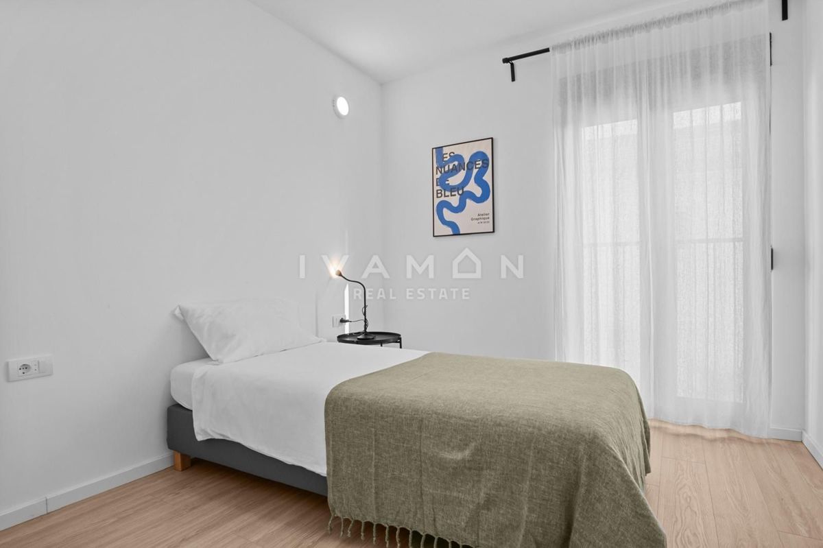 Casa con quattro camere da letto, completamente arredata, vicino al centro