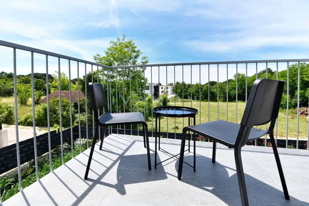 Casa con quattro camere da letto, completamente arredata, vicino al centro