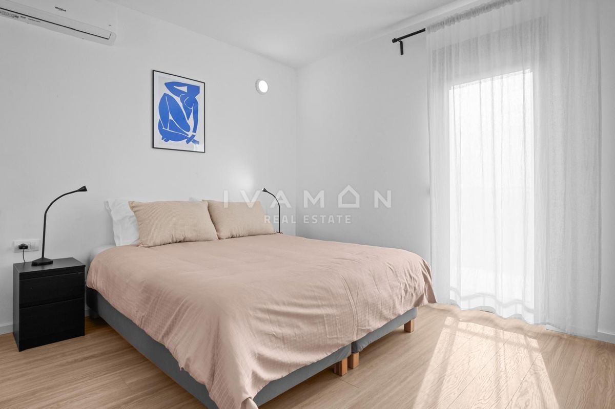 Casa con quattro camere da letto, completamente arredata, vicino al centro