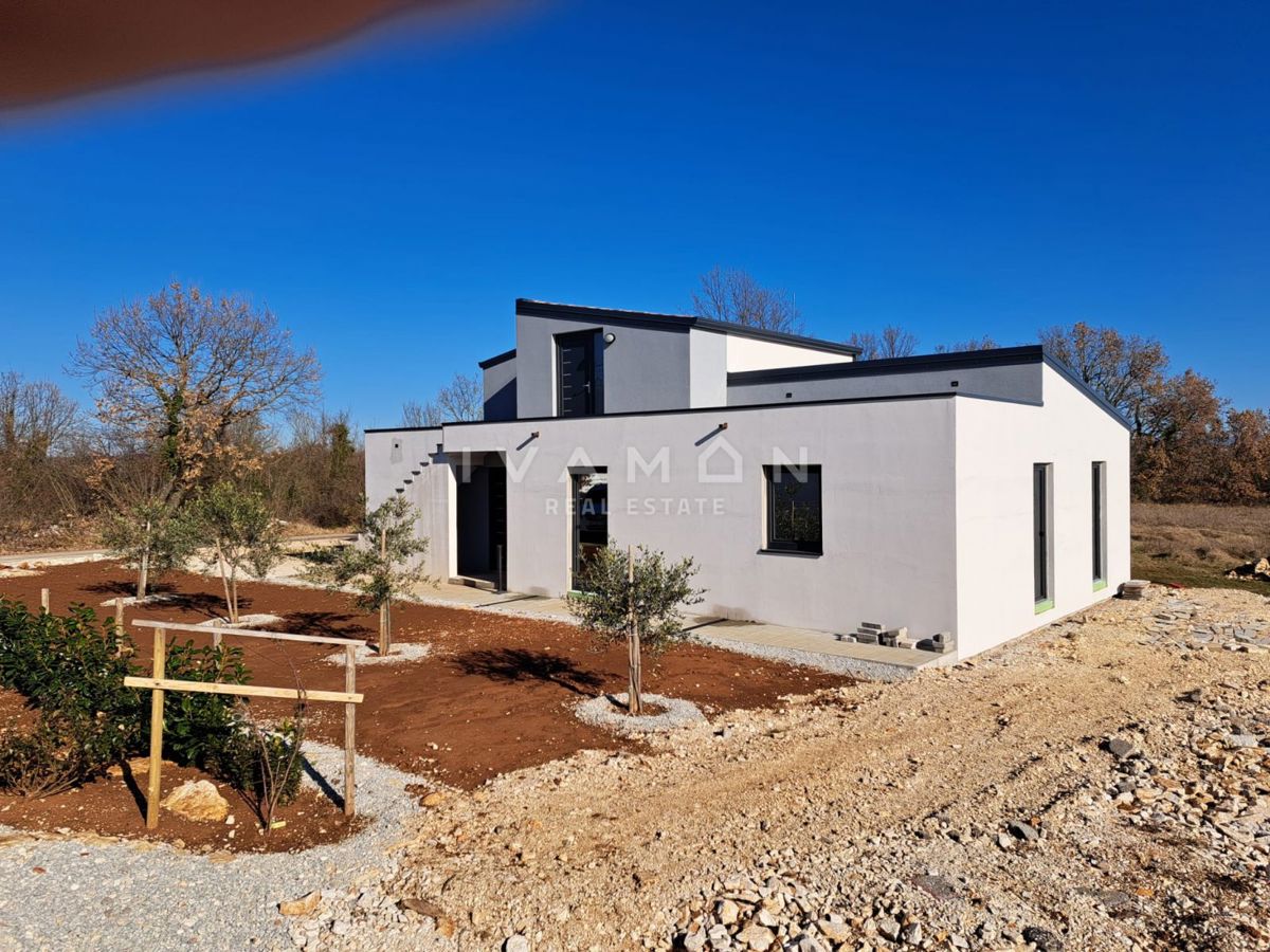 Casa indipendente con due appartamenti