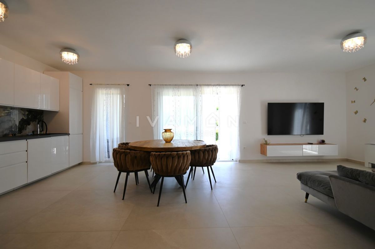 Nuova casa arredata con tre camere da letto