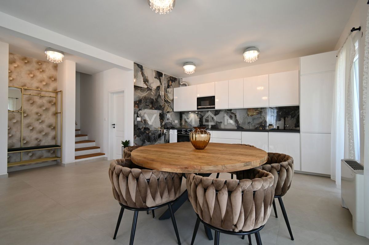 Nuova casa arredata con tre camere da letto