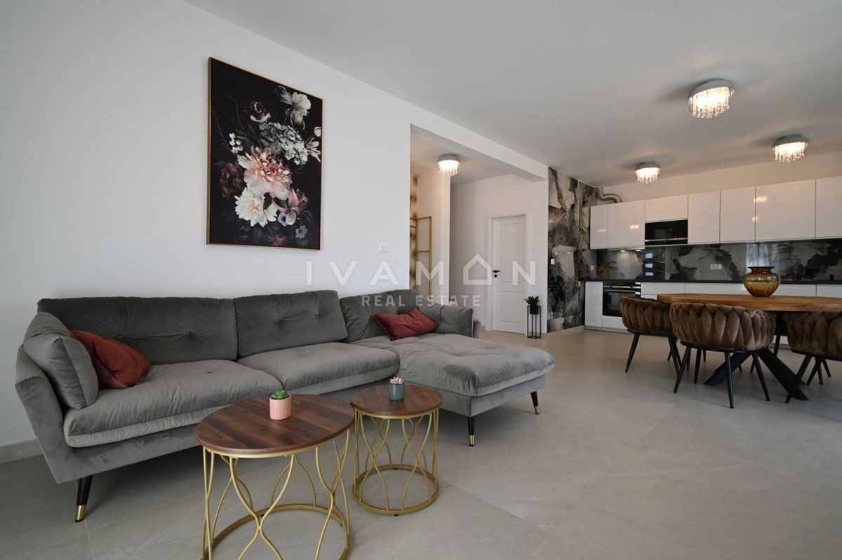 Nuova casa arredata con tre camere da letto