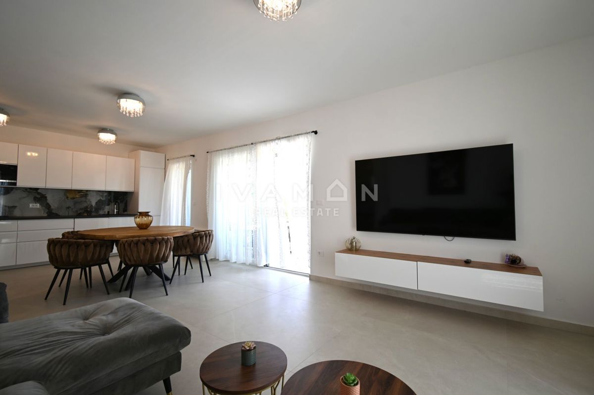 Nuova casa arredata con tre camere da letto