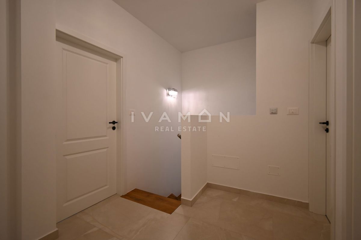 Nuova casa arredata con tre camere da letto