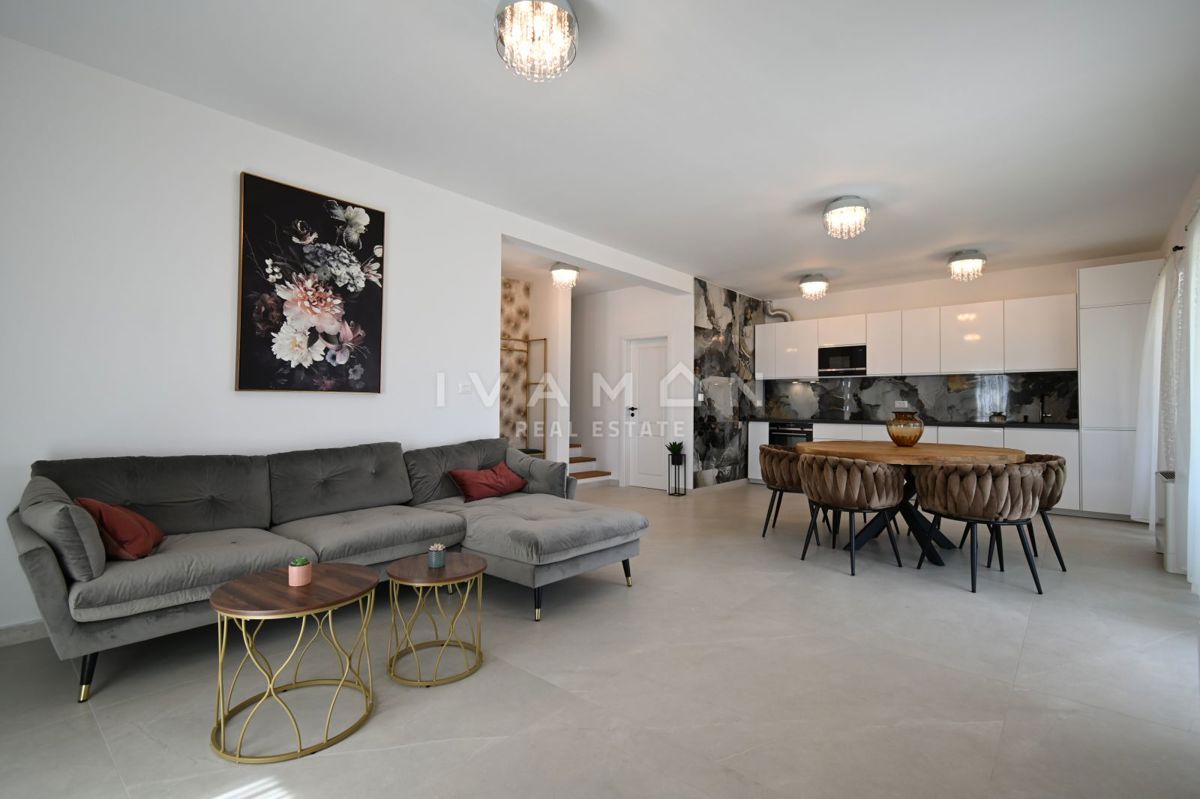 Nuova casa arredata con tre camere da letto