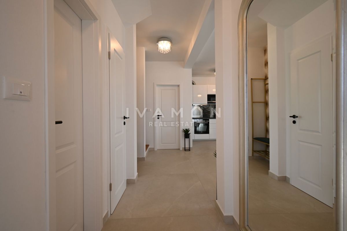 Nuova casa arredata con tre camere da letto