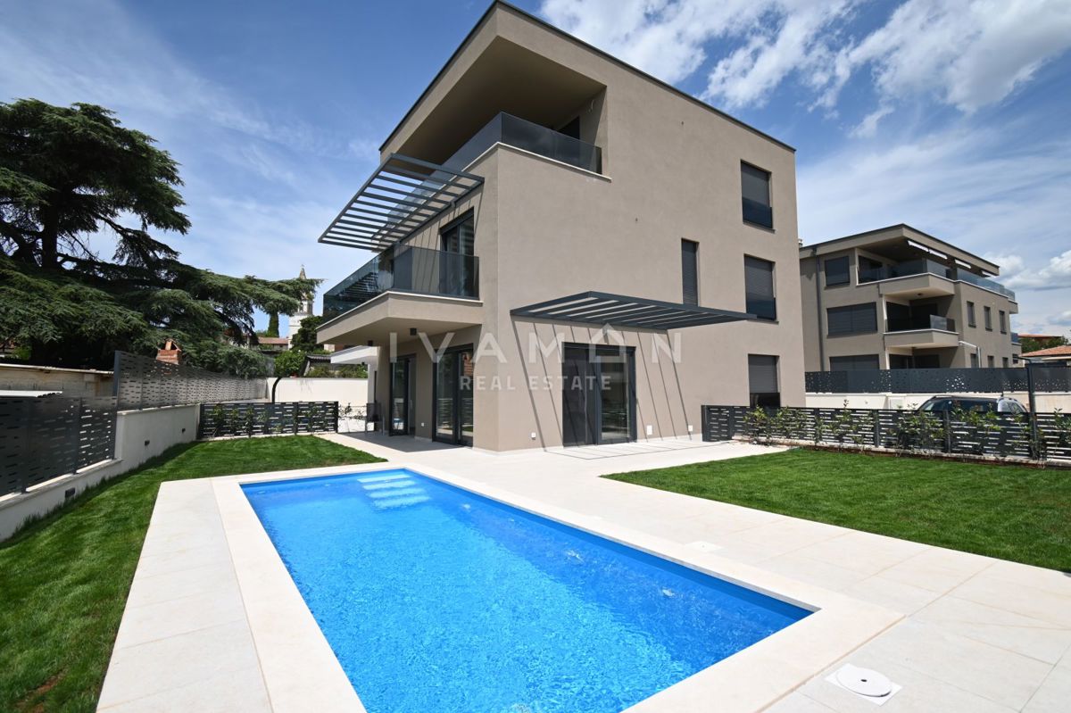 Splendido appartamento trilocale con piscina