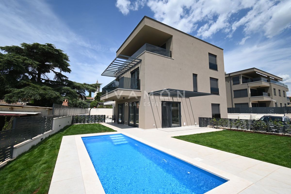 Splendido appartamento trilocale con piscina