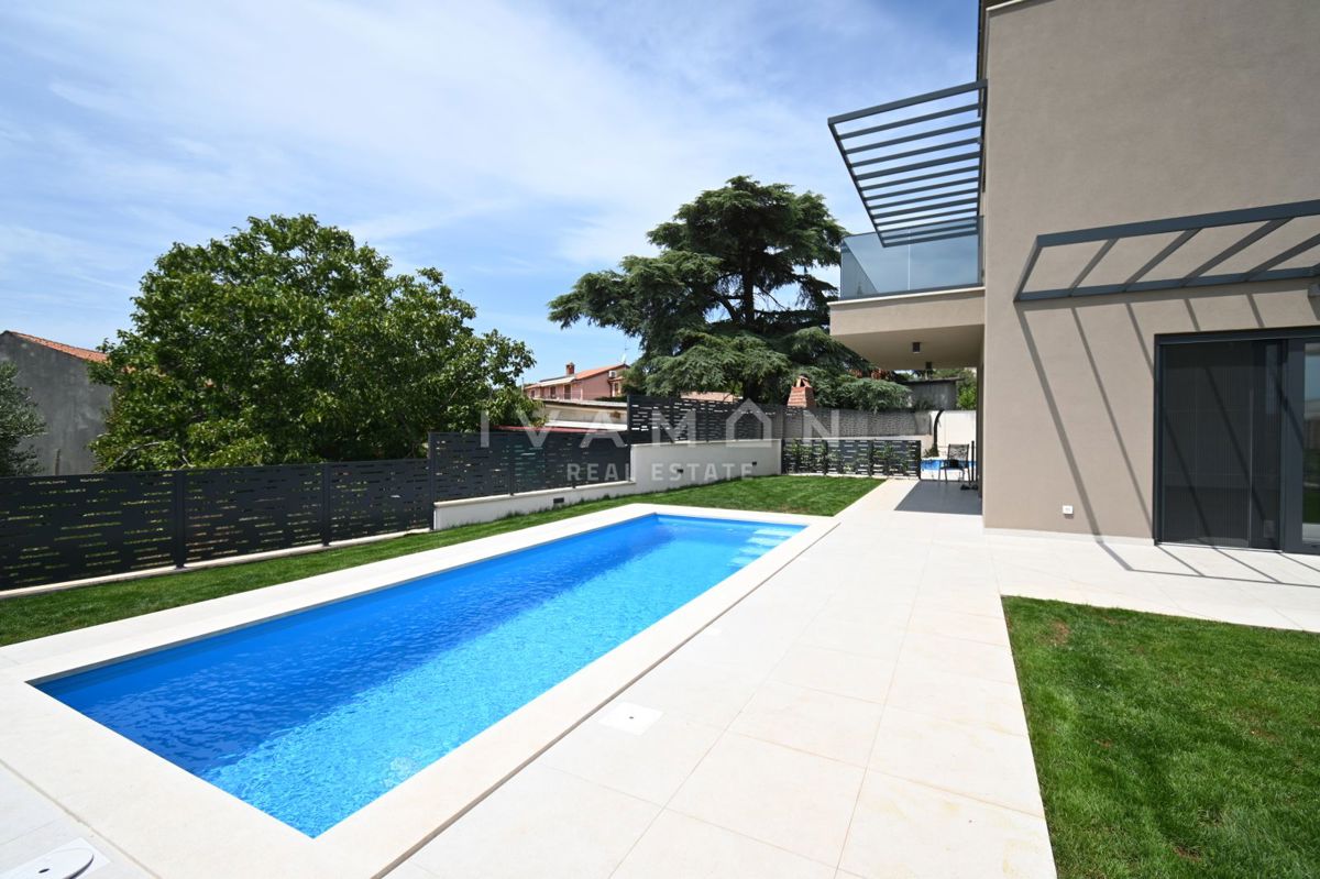 Splendido appartamento trilocale con piscina