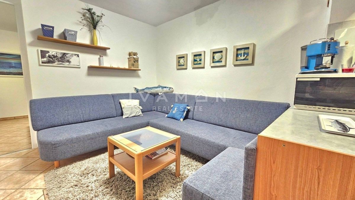 Červar Porat: Appartamento con Due Camere da Letto e Giardino