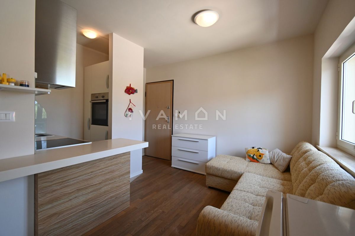 Bilocale in palazzina con piscina