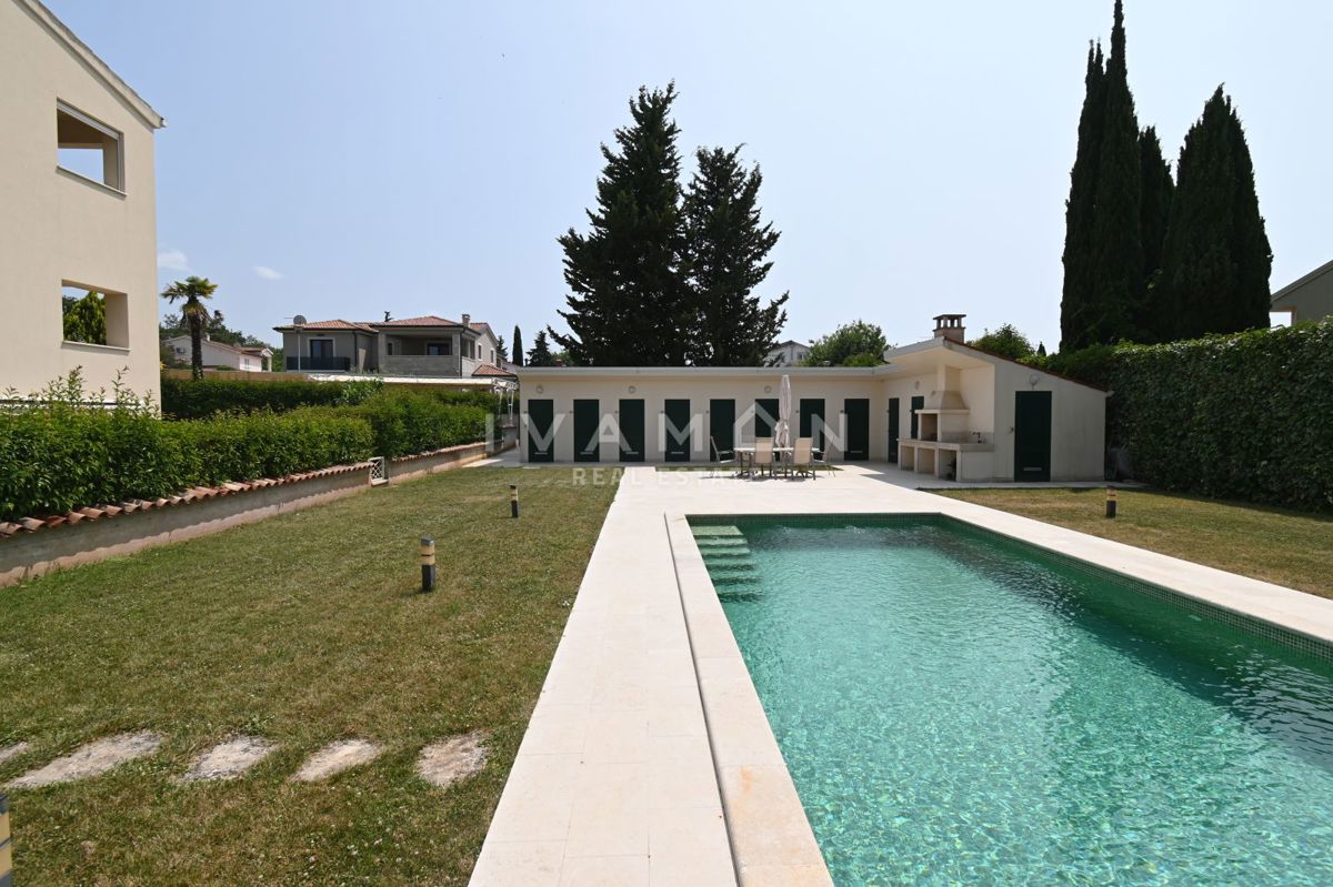 Bilocale in palazzina con piscina