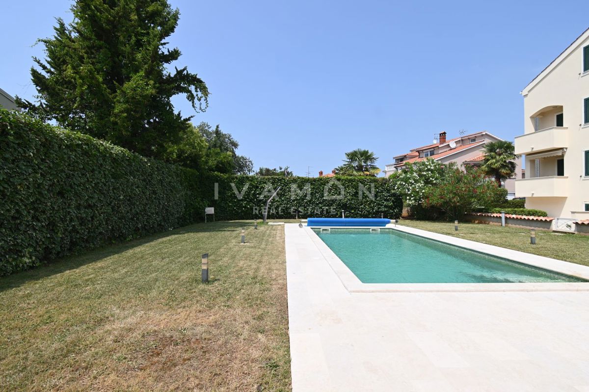 Bilocale in palazzina con piscina