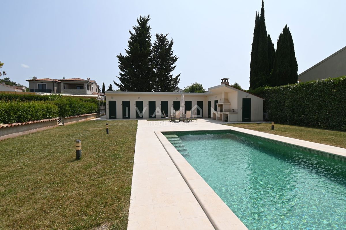 Bilocale in palazzina con piscina