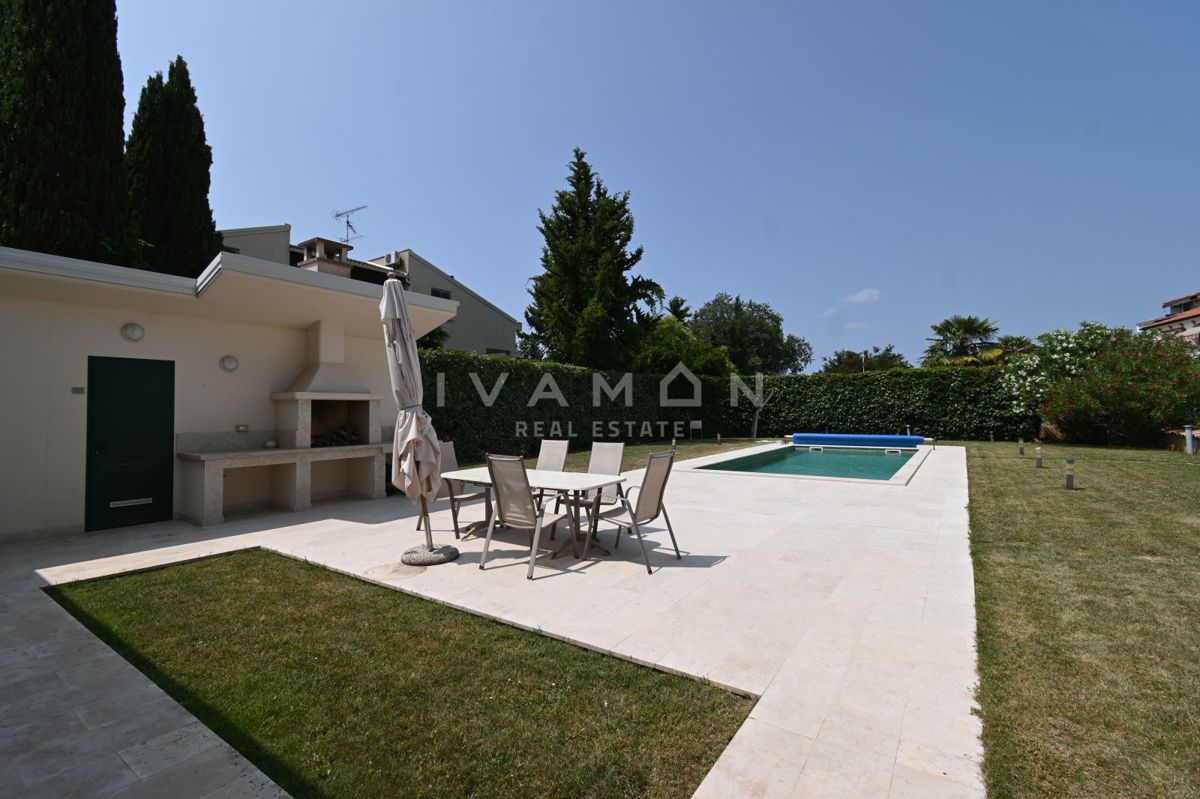 Bilocale in palazzina con piscina