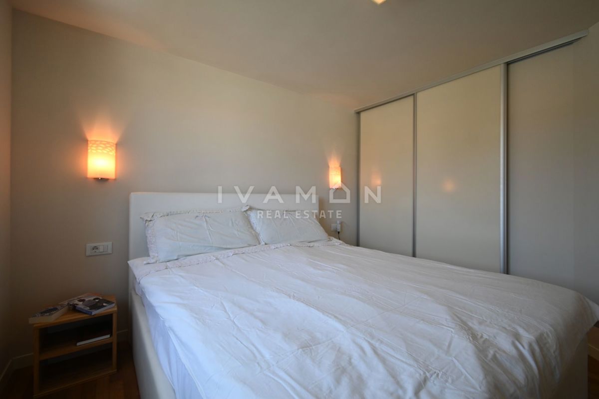 Bilocale in palazzina con piscina