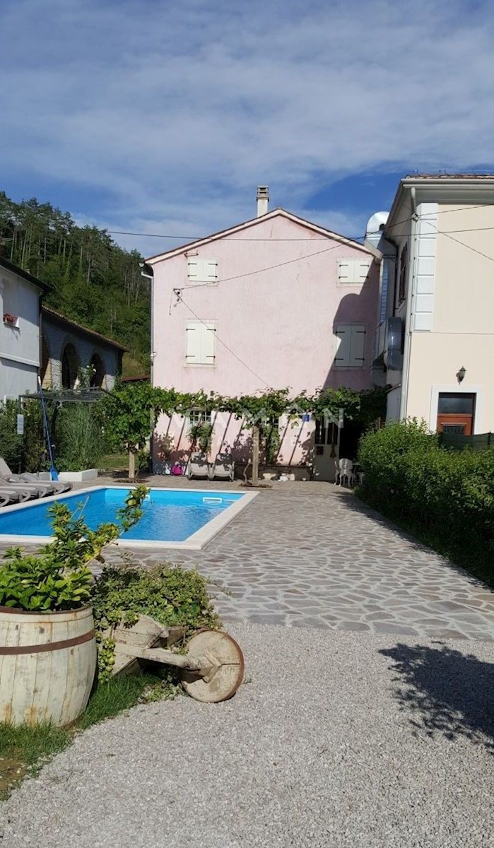 Casa istriana originale con piscina