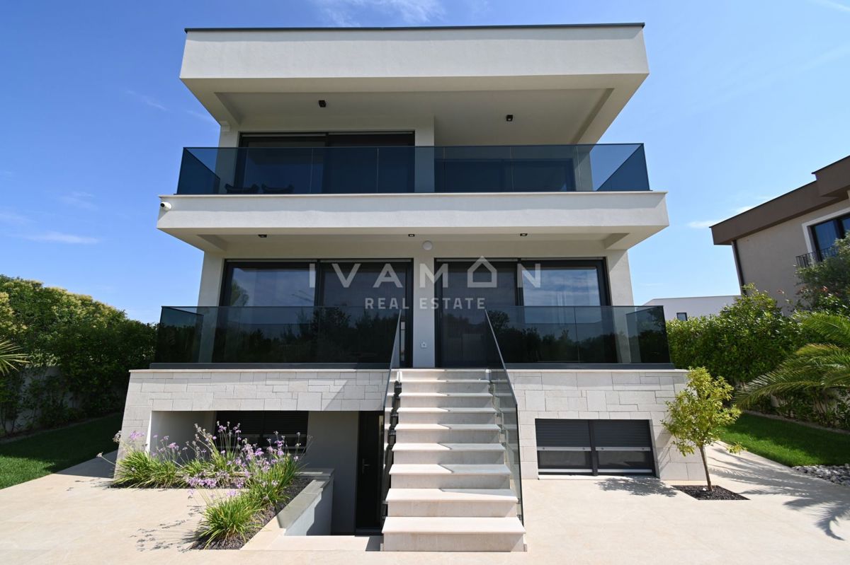 Villa indipendente con piscina a 2 km dal centro di Parenzo