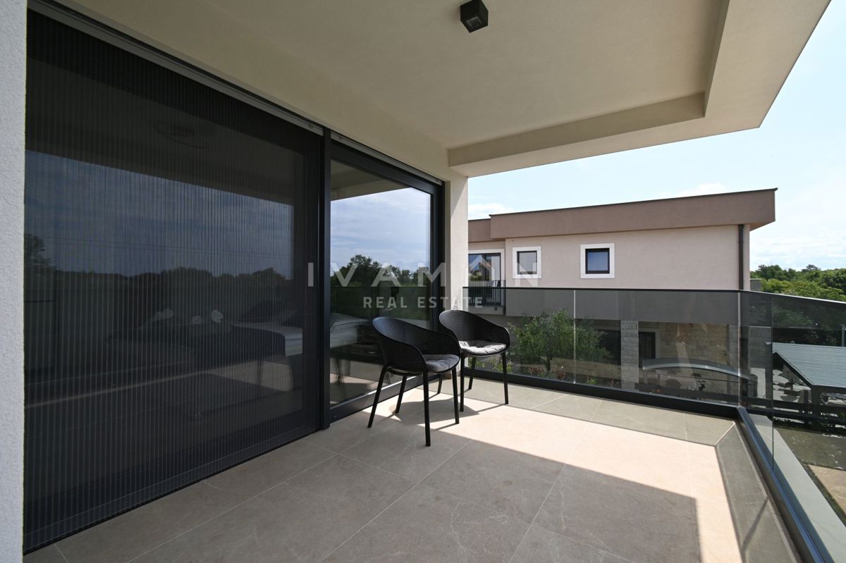 Villa indipendente con piscina a 2 km dal centro di Parenzo