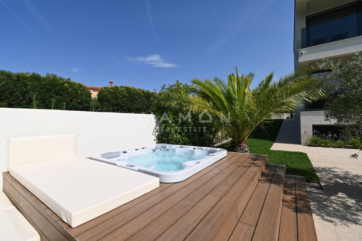 Villa indipendente con piscina a 2 km dal centro di Parenzo