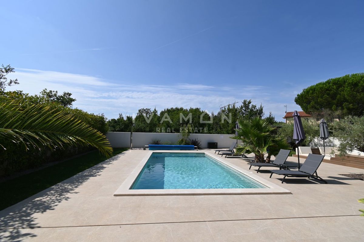 Villa indipendente con piscina a 2 km dal centro di Parenzo
